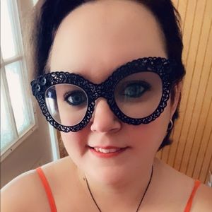 Meet your Posher, Celesta